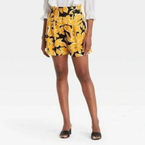 Who What Wear Women's Yellow Floral Button Detail Paperbag Shorts